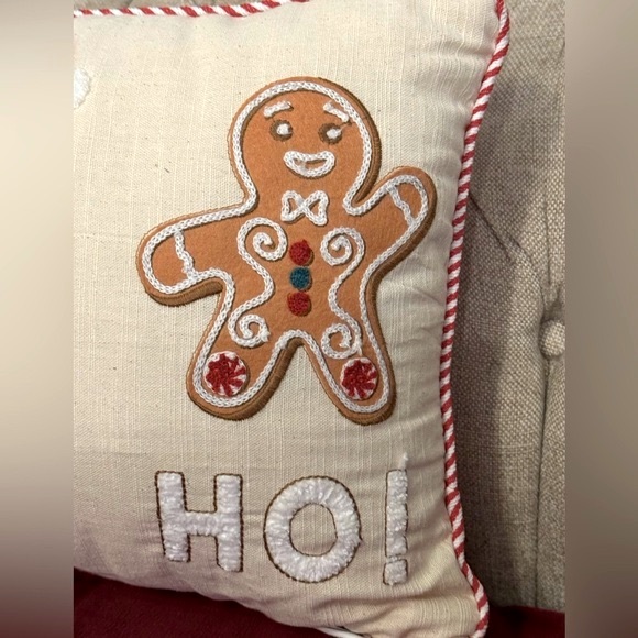 Gingerbread Men Holiday Pillow- size 14”x20” - Picture 4 of 9